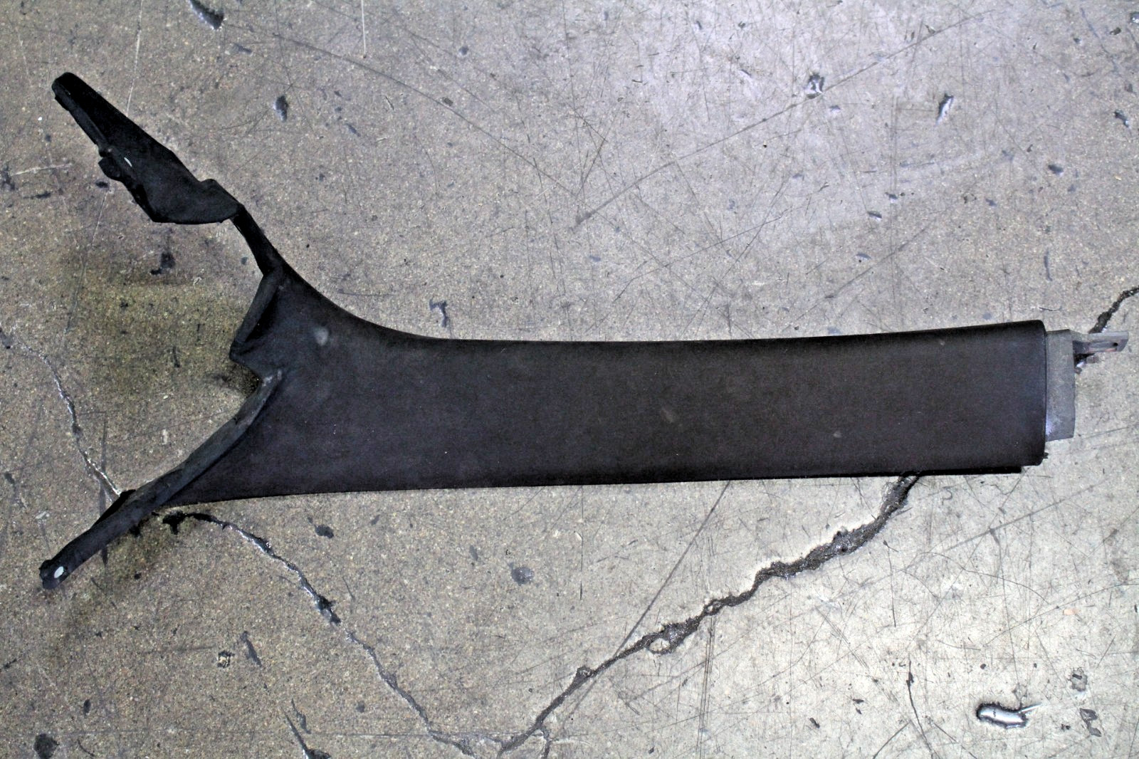 Ferrari 458 Italia Right Trim panel Black P/N 84002500