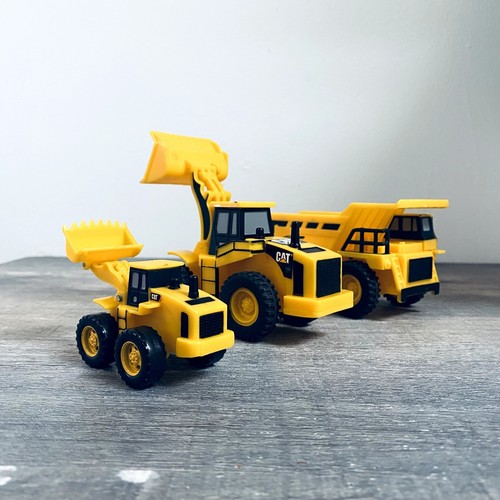 Toy State Caterpillar Dump Truck/Back Hoe/Plus Smaller Extra Unbranded Truck - Picture 12 of 13
