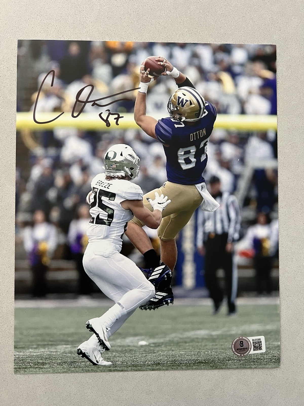 Cade Otton Autographed Signed Tampa Bay Buccaneers 8x10 photo Beckett BAS COA Washington Huskies Bucs 