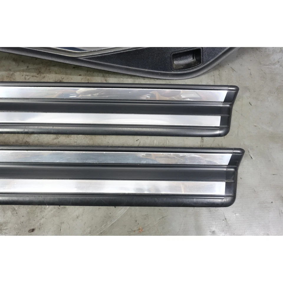 99-05 BMW E46 Serie 3 4 puertas de fábrica umbral de puerta cubiertas de entrada juego de molduras cromadas OEM Foto 3 de 4
