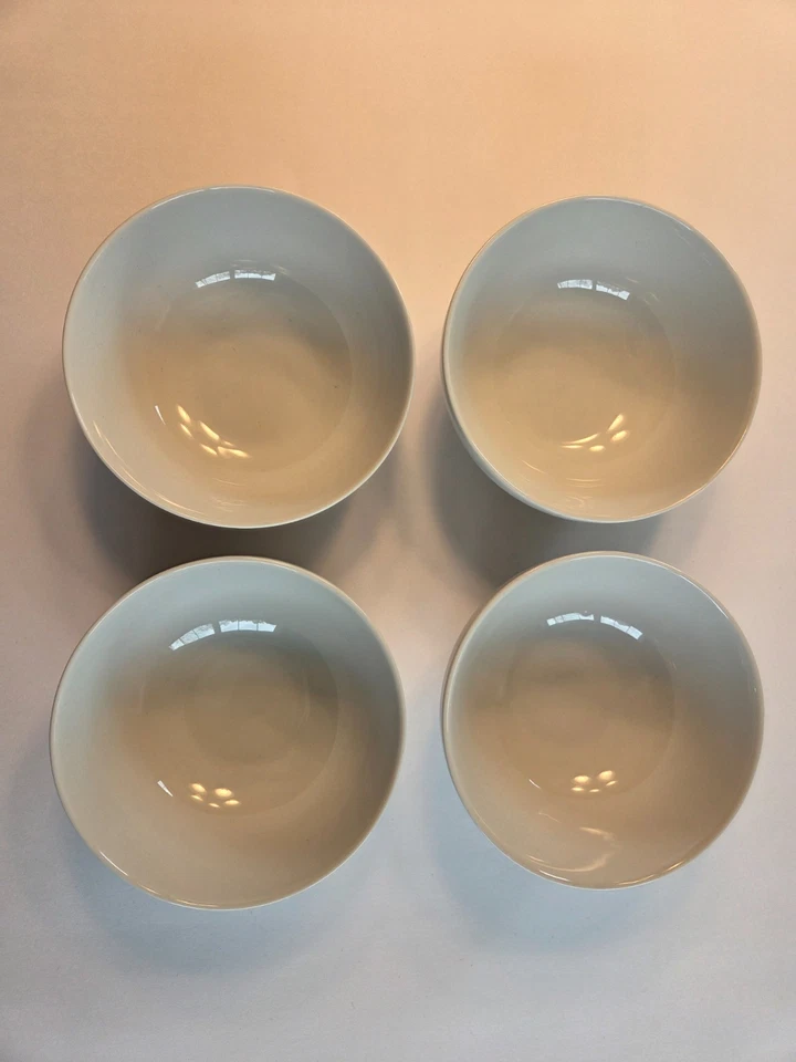 Juego de 4 cuencos de porcelana blanca Crate&Barrel Bistro de 5,75 diámetros x 2,375" de alto 16 oz Foto 2 de 4