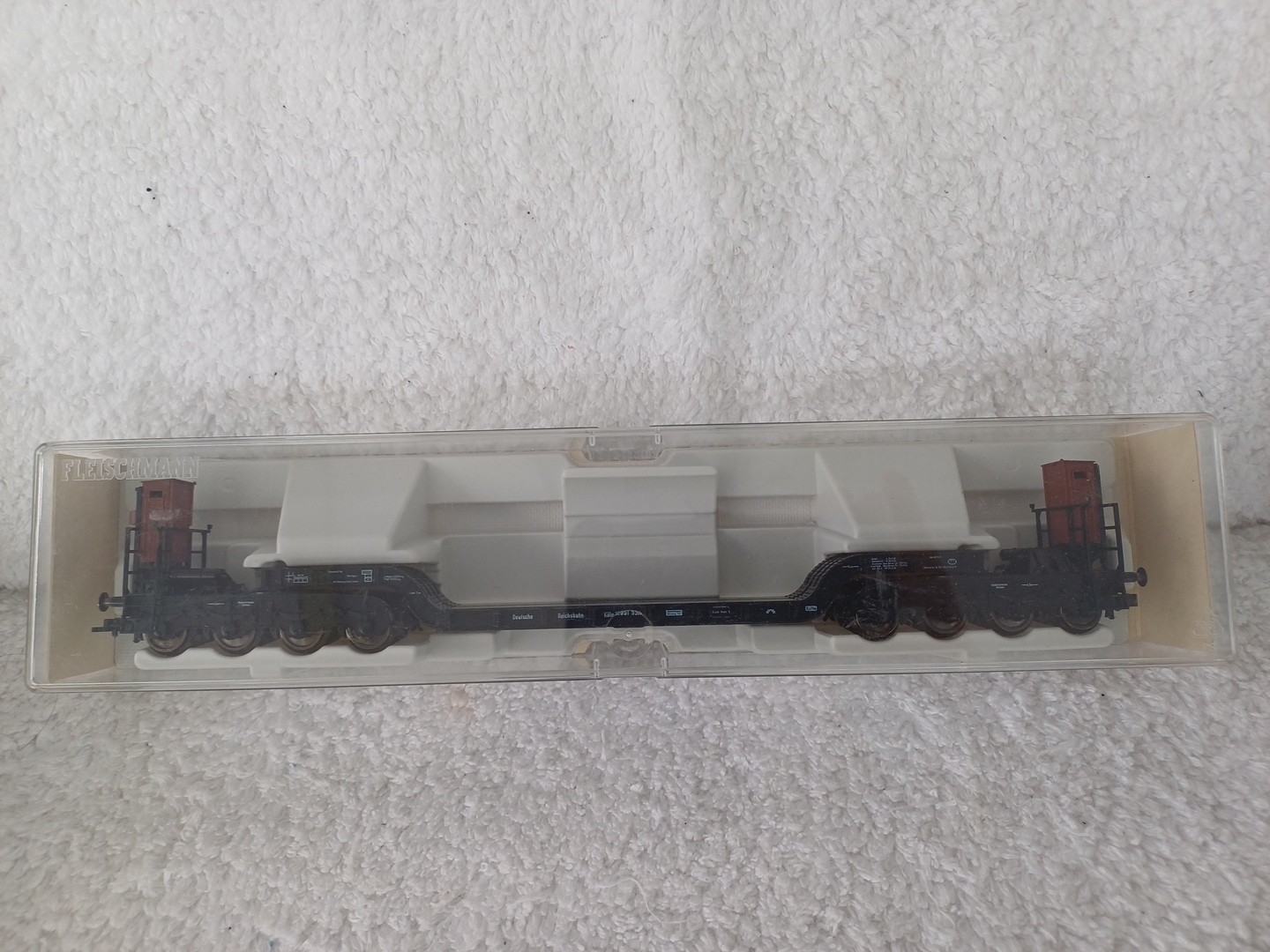 Fleischmann HO 5296 K Deutsche Reichsbahn DR Low Loader With 2 Brakemans Houses
