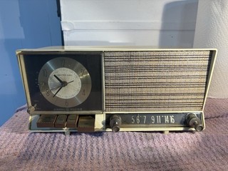 Vtg GE Alarm Clock/AM Radio #C446a Clock Works Alarm? Radio Audible Hum/voices