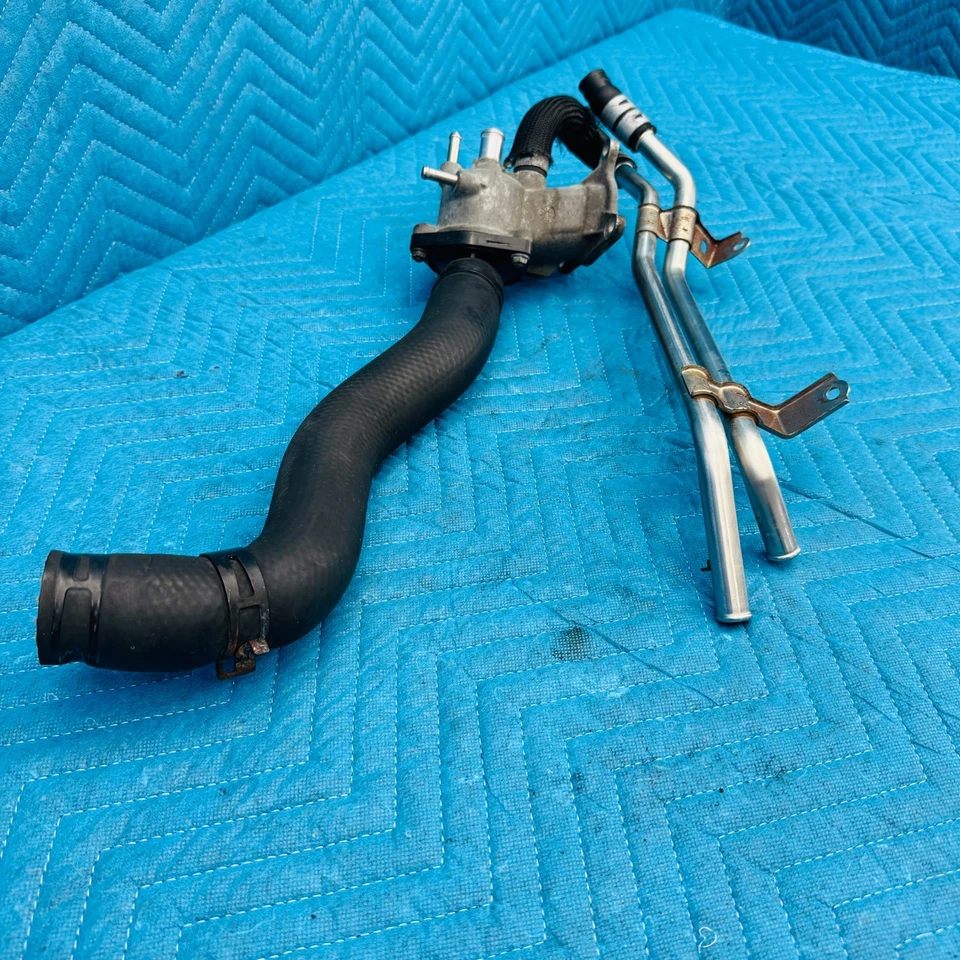 Conjunto de termostato Lexus LS460 2007-2009 con tubos de calefacción OEM 44445057238 Foto 2 de 4