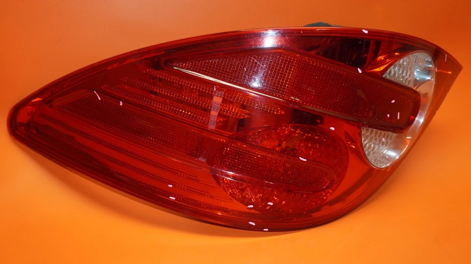 MERCEDES BENZ R500 尾灯右乘客 2006 2007 2008 2009 A2518200464 — 第 2/4 张图片