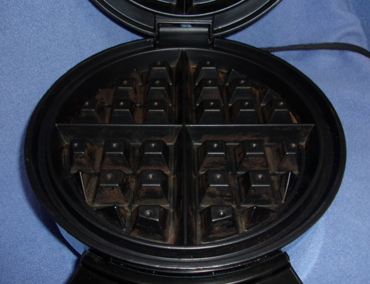 VINTAGE TOASTMASTER MODEL No. 200 CHROME BELGIAN WAFFLE MAKER BAKER