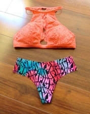 VICTORIA'S SECRET ~ New! NWT S ~ Wireless Lace Bralette Seamless Thong Panty SET