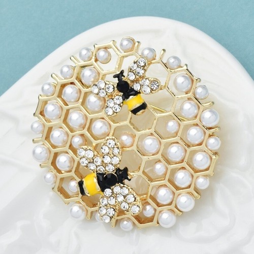 Pearl Bee Honeycomb Brooche Insect Pins Women Men Luxury Coat Jewelry Badge Gift - Picture 1 of 6