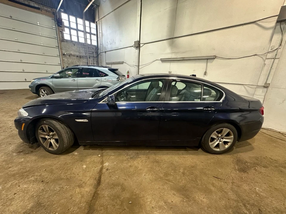 Used Washer Fluid Reservoir fits: 2013 Bmw 528I w/headlamp washers Grade A — 第 4/4 张图片