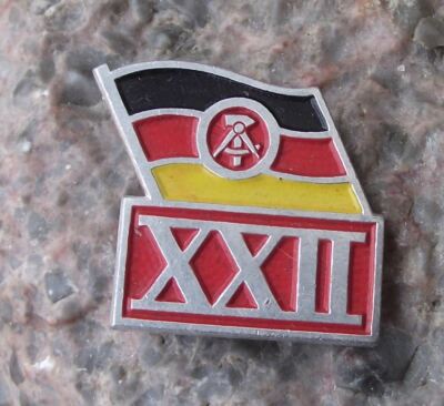 1971 East Germany DDR GDR 22nd Anniversary German GDR Commemorative Pin Badge