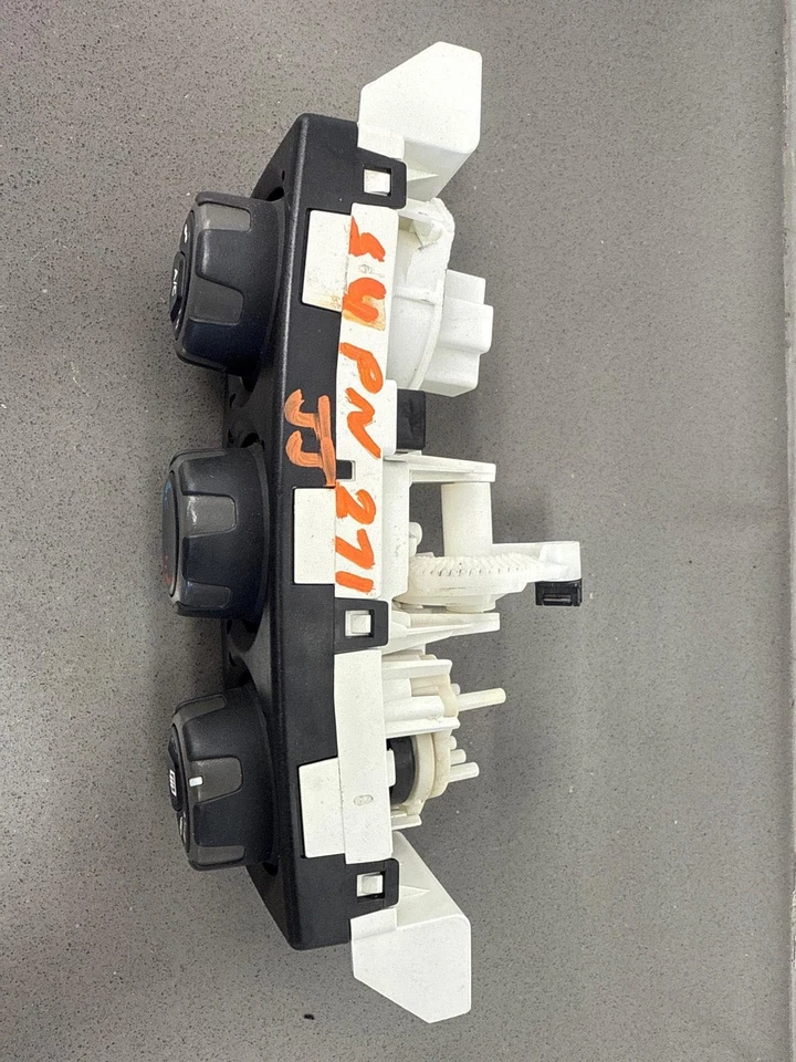 2-дверный ручной климат-контроль температуры 04–06 Pontiac GTO - Изображение 2 из 4