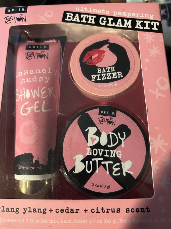 Hallu by Peyton Bath Glam Kit Shower Gel Body Butter Bath Fizzer Gift Set NEW