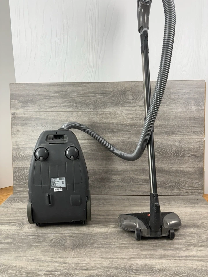 Hoover Windtunnel Quiet Performance Canister Bagless Vacuum Cleaner SH30010 - Image 3 of 4