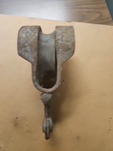 ANTIQUE F.E. MYERS & BROS CAST IRON HAY TROLLEY PULLEY H303 ASHLAND OHIO - Picture 2 of 4