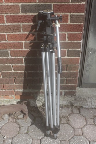 Bogen 3040 Professional Tripod W/ 3063 Head - Picture 10 of 11