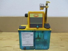TM-302FW-T4P Yeong Dien Lubrication Pump W Pressure Relief 4L Tank 220V