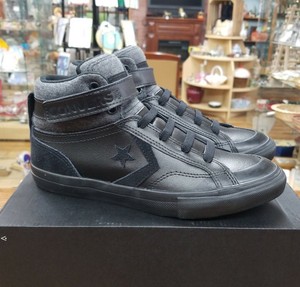 youth leather converse