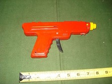 1940's WYANDOTTE WATER PISTOL GUN , ALL METAL, C-8 , GREAT PAINT, ALL ORIGINAL