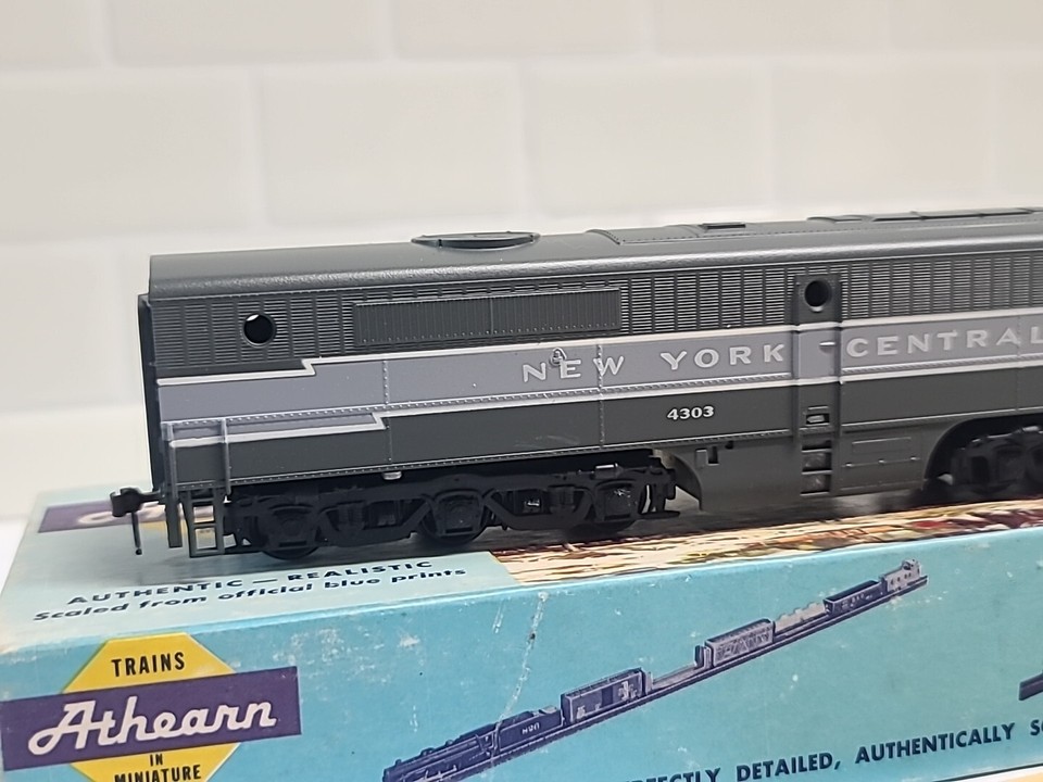 Athearn HO Scale PB1 Dummy New York Central NYC 4303 PA1 B Unit