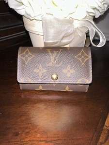 LOUIS VUITTON  6 Key Holder