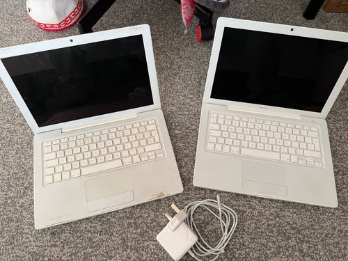 Apple MacBook 13.3in (A1181 ) - Picture 1 of 8