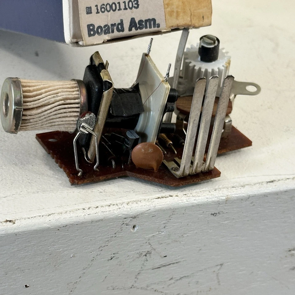 New OEM 16001103 GM Buick  A/C Amplifier Board 1977-79 Riviera LeSabre Electra - Image 4 of 4