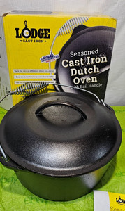 Lodge 5 Quart Cast Iron Dutch Oven. Pre Seasoned Cast Iron Pot and Lid with Wire