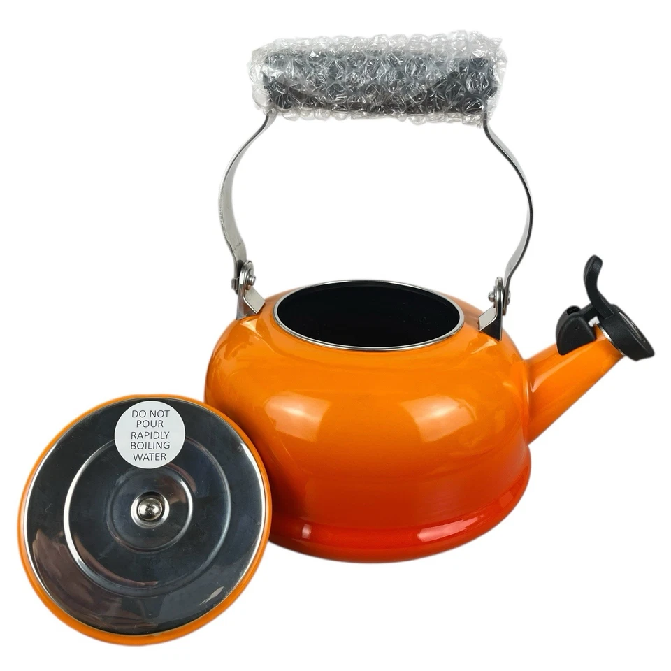Hervidor de agua clásico Le Creuset de 1,7 cuartos de galón de acero esmaltado llama NUEVO Foto 4 de 4