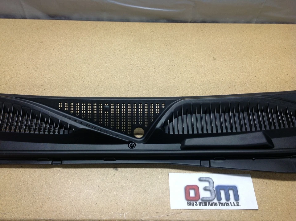 Chevrolet Silverado Avalanche Tahoe GMC Sierra Center COWL PANEL GRILLE new OEM - Image 3 of 4