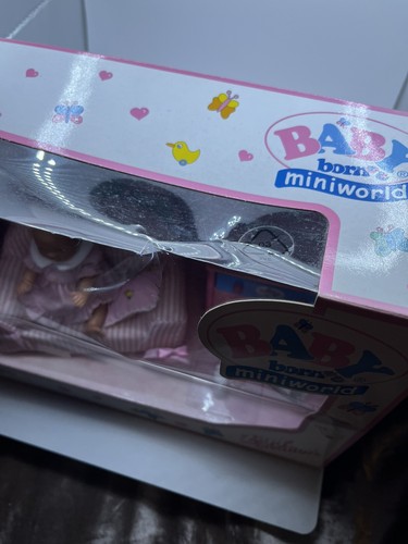 Zapf My mini Baby Born Miniworld set divano e comò con bambino - Foto 17 di 24