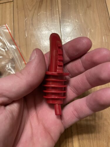 Makers Mark Whiskey Pack Of 5 Wax Horse Shaped Bourbon Bottle Pour Spouts NEW - Picture 6 of 6