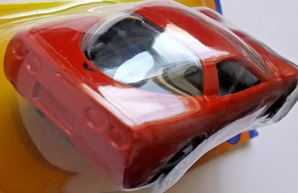 Chevy C5 Corvette escala 1:64, rojo fundido a presión C5 Vette, nuevo en tarjeta de corte, de Maisto Foto 4 de 4