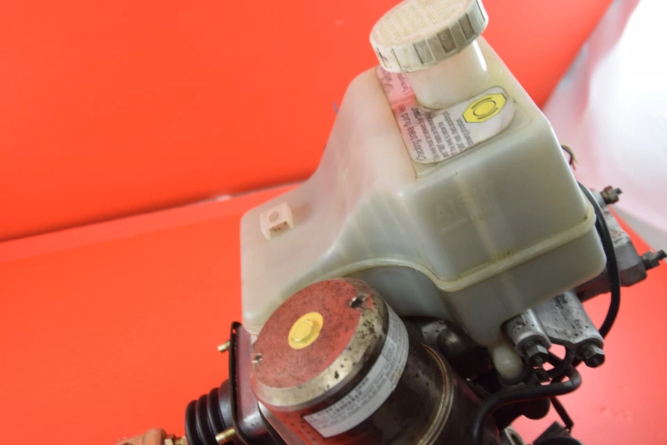 D#7 01-06 MITSUBISHI MONTERO ABS FRENO REFUERZO CILINDRO MAESTRO BOMBA MR527590 OEM Foto 3 de 4