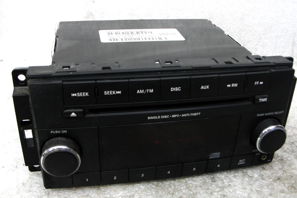 Dodge Caravan OEM único CD radio Am/Fm 5091301 RES mp3 AUX 12-18 Town Country Foto 3 de 4