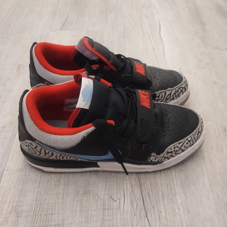 Zapatilla Baja Nike Jordan Legacy - 'Chicago Flag' Talla 6.5 Y Foto 2 de 4