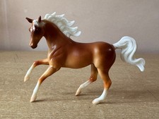 Breyer Stablemates Cantering Palomino Magnolia | 1:32 Model Horses | #6047