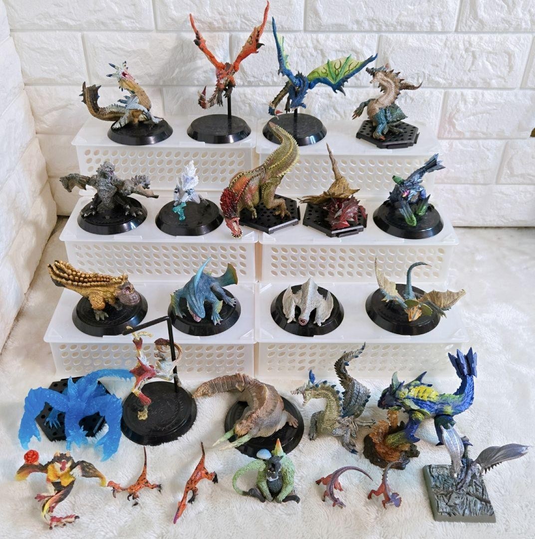 Figuras Anime Monster Hunter 25 Piezas Capcom Coleccionables Buen Estado