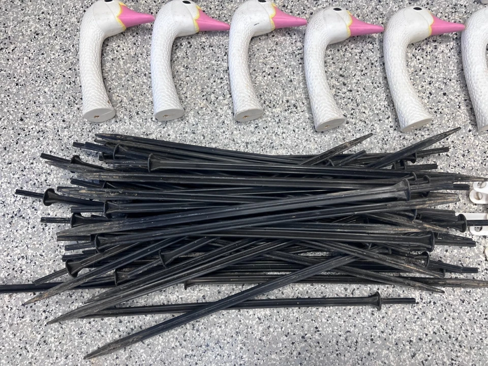 Lote de 48 cabezas señuelo centinela gansos canadienses vintage con filetes y bolsa de almacenamiento Foto 2 de 4