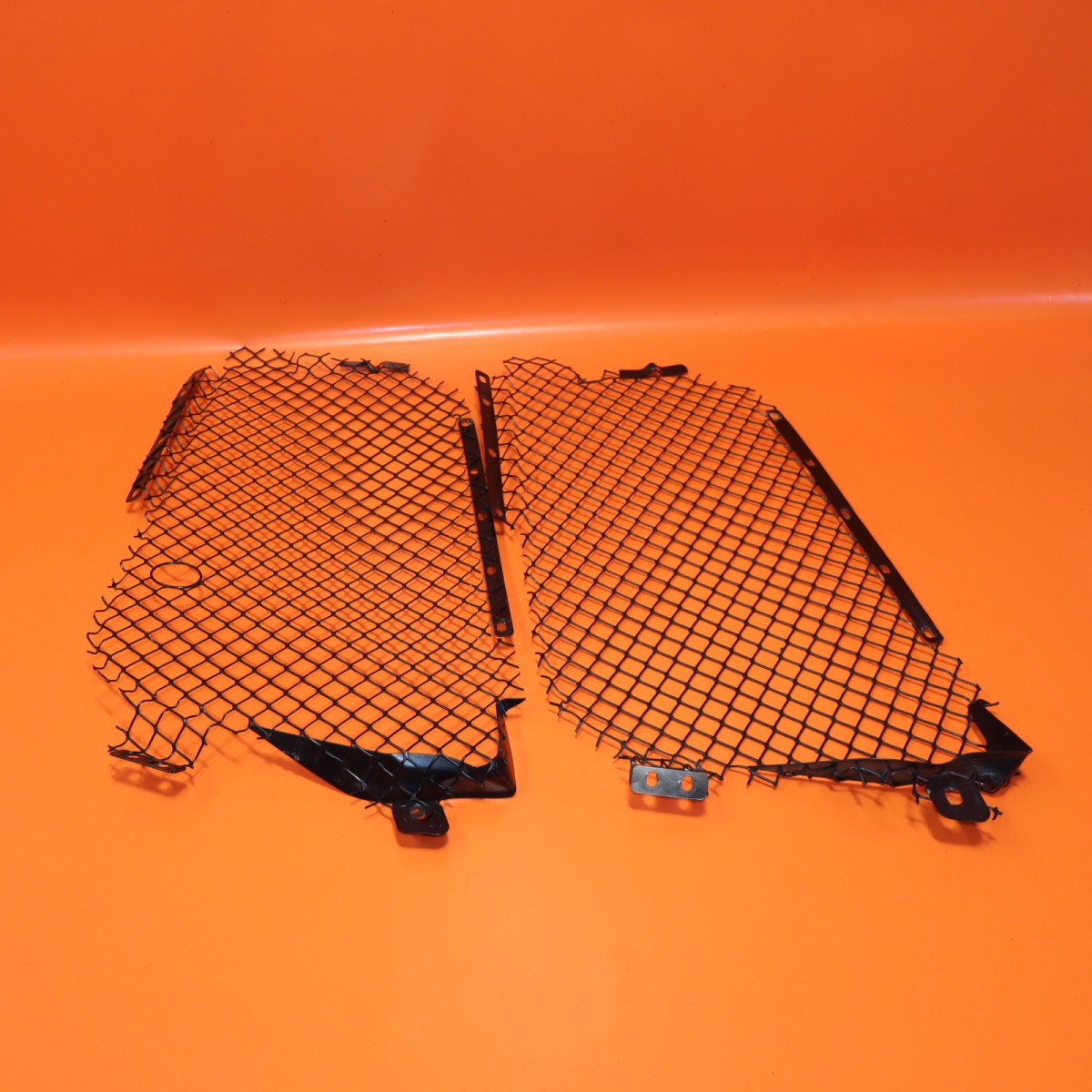 FERRARI 488 GTB GRILLE MESH LEFT RIGHT 2016 2017 2018 2019 2020  86709100 OEM