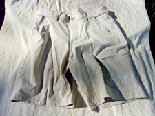 NWOT Huk Next Level cargo shorts, khaki, men's M, 10 in. ins., zippered pockets