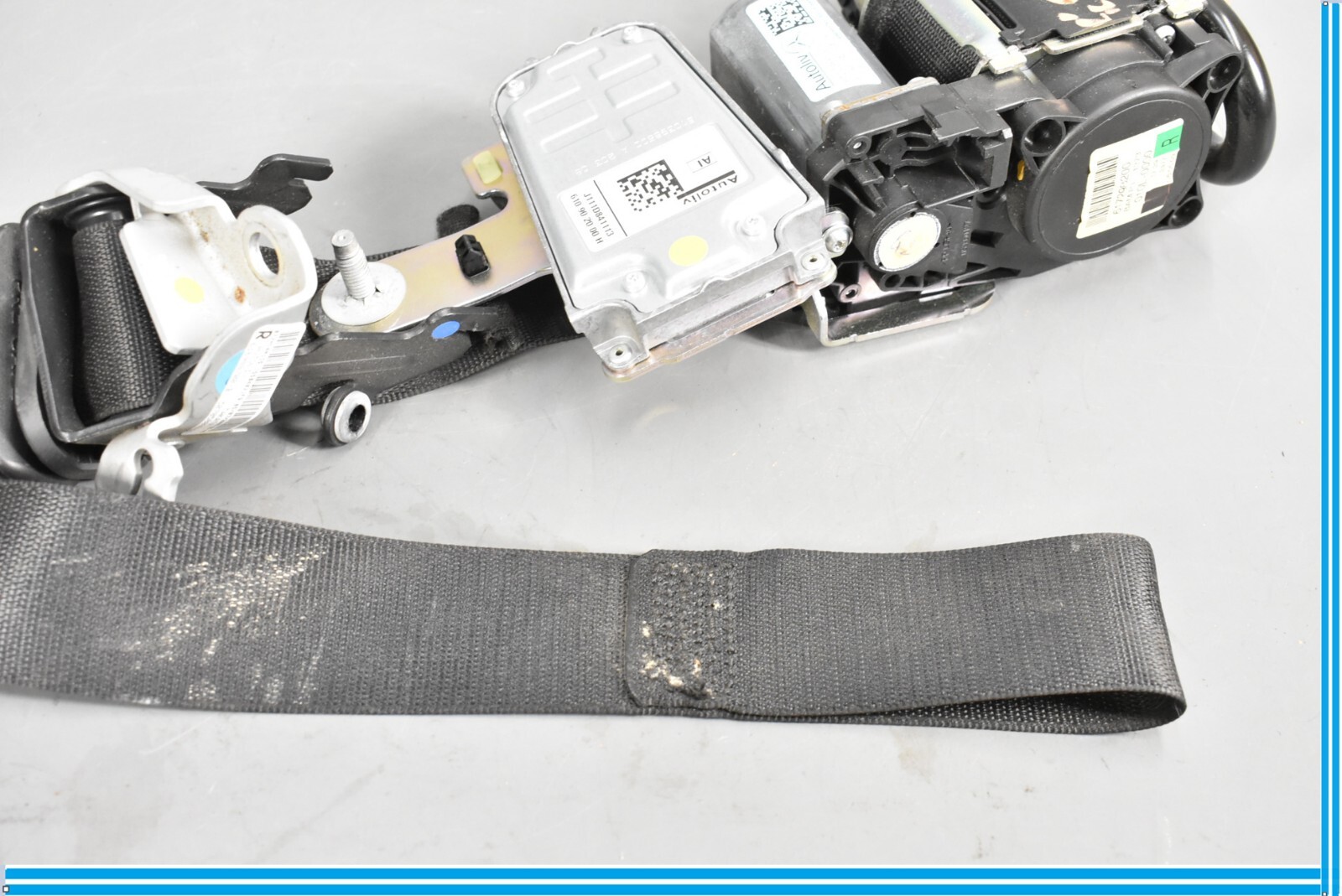 Mercedes W207 E550 E350 Convertible Front Right Passenger Side Seat Belt OEM eBay