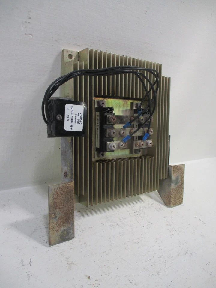 Unidad de potencia disipador de calor Allen Bradley ATI-53894 Drive y supresor de sobretensiones 115549 Foto 3 de 4