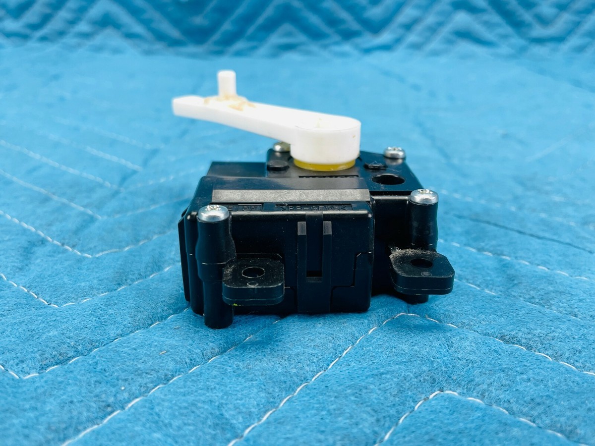 Lexus LX570 Land Cruiser Front AC Evaporator Servo Damper (For