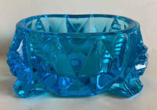 Blue Glass Footed Master Salt Cellar Salt Dip Dish Diamond Pattern 3 x 2 x 1.5" - Picture 1 of 7