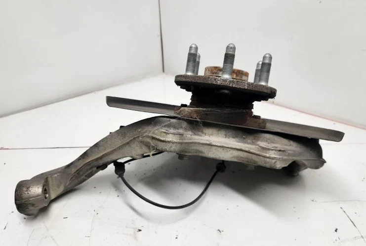 2016-2022 Chevrolet Colorado Front Right Passenger Spindle Knuckle OEM - Image 4 of 4