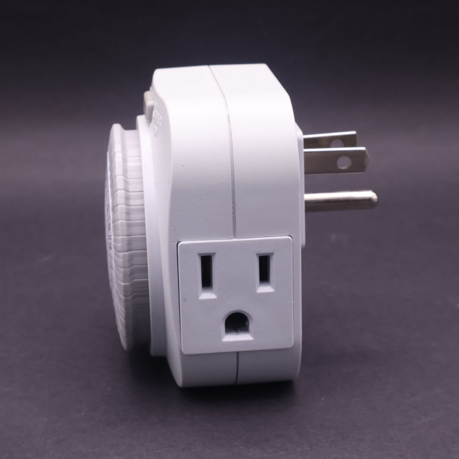 2x Indoor 24hr 3 prong Grounded Outlet Mechanical Timer Future Lumen Westek