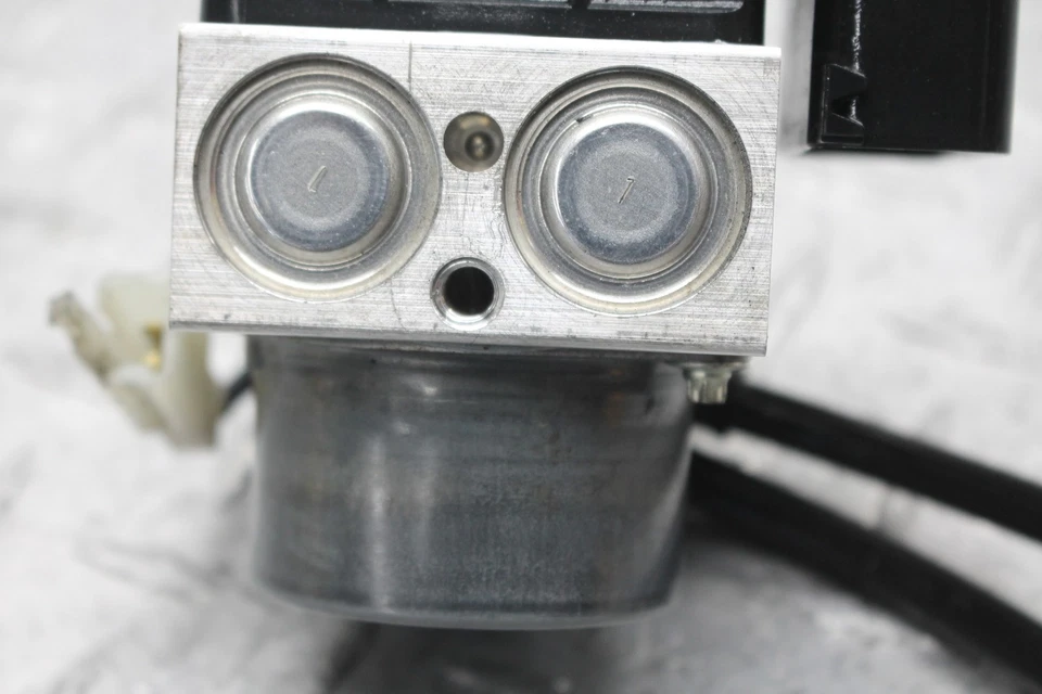 KTM 690 2016 Duke módulo de unidad de bomba ABS Foto 4 de 4