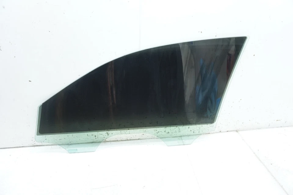 2016-2019 Volkswagen Passat OEM Right Front Door Glass - Image 4 of 4