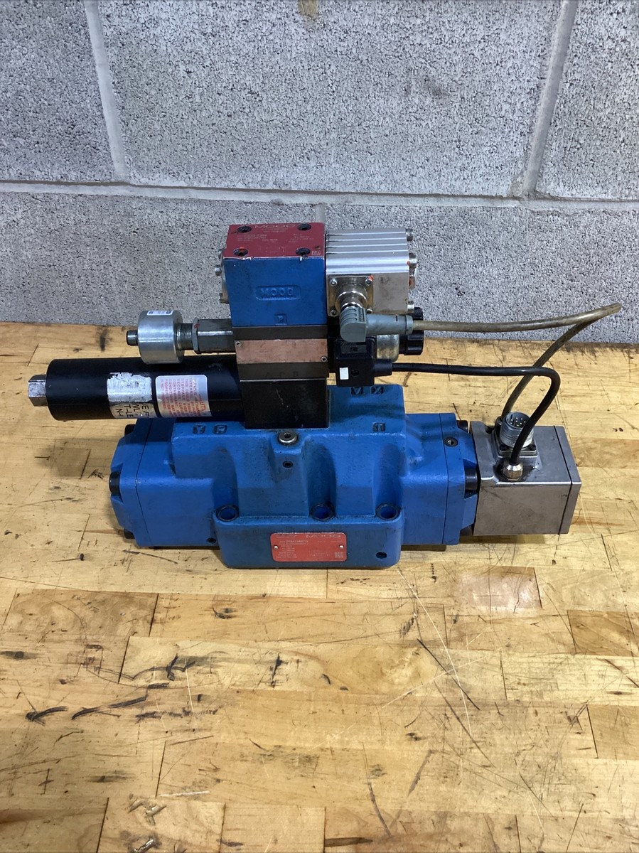 Moog Valve Assembly D684Z4854 REV.P #2305FMLH30 | eBay 
