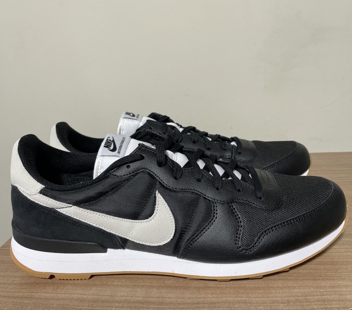 NIKE INTERNATIONALIST ID WAFFLE PREMIUM LEATHER SUEDE TRAINERS